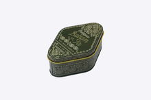Load image into Gallery viewer, Vintage Paisley Print Tin Candle
